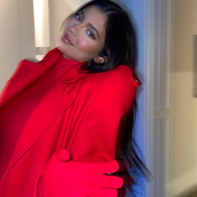 Kylie Jenner Shares Bump Photo, Reflects on 2021 'Heartaches'